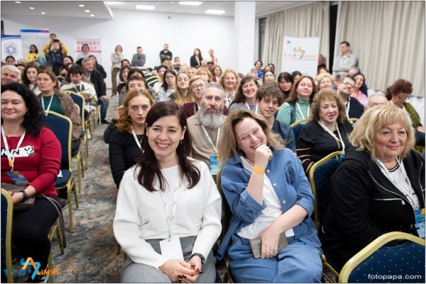 2025-limmud-lviv-1443B655716-3802-3819-D856-DCA052EC3BCB.jpg