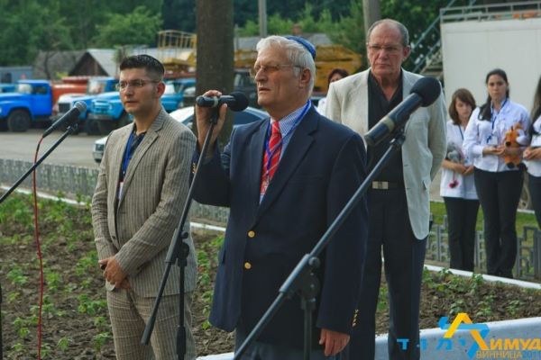 vinnica-2011-0427DEEED69-4CC4-E6D6-599C-C87A6CD82F4A.jpg